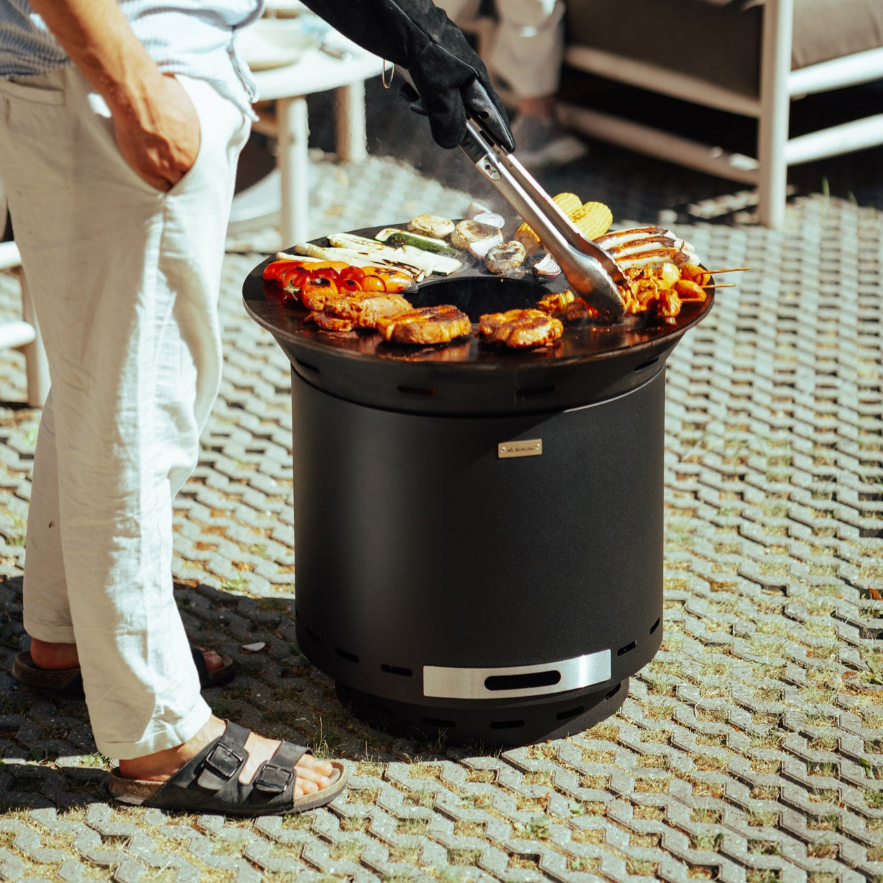 Grill płytowy z nasadką plancha Skara